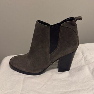 Marc Fisher, size 7, gray/black suede booties w/ 3 1/2in heel